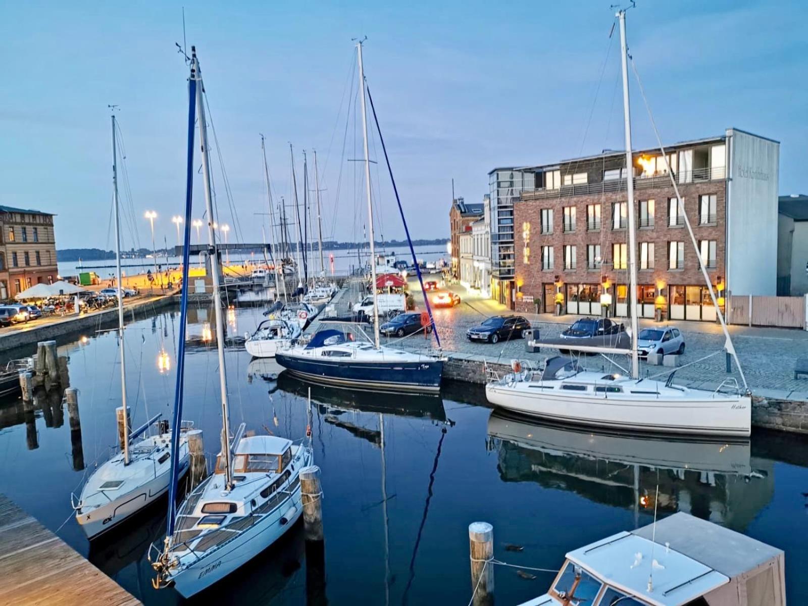 Hotel Kontorhaus Stralsund Exterior photo