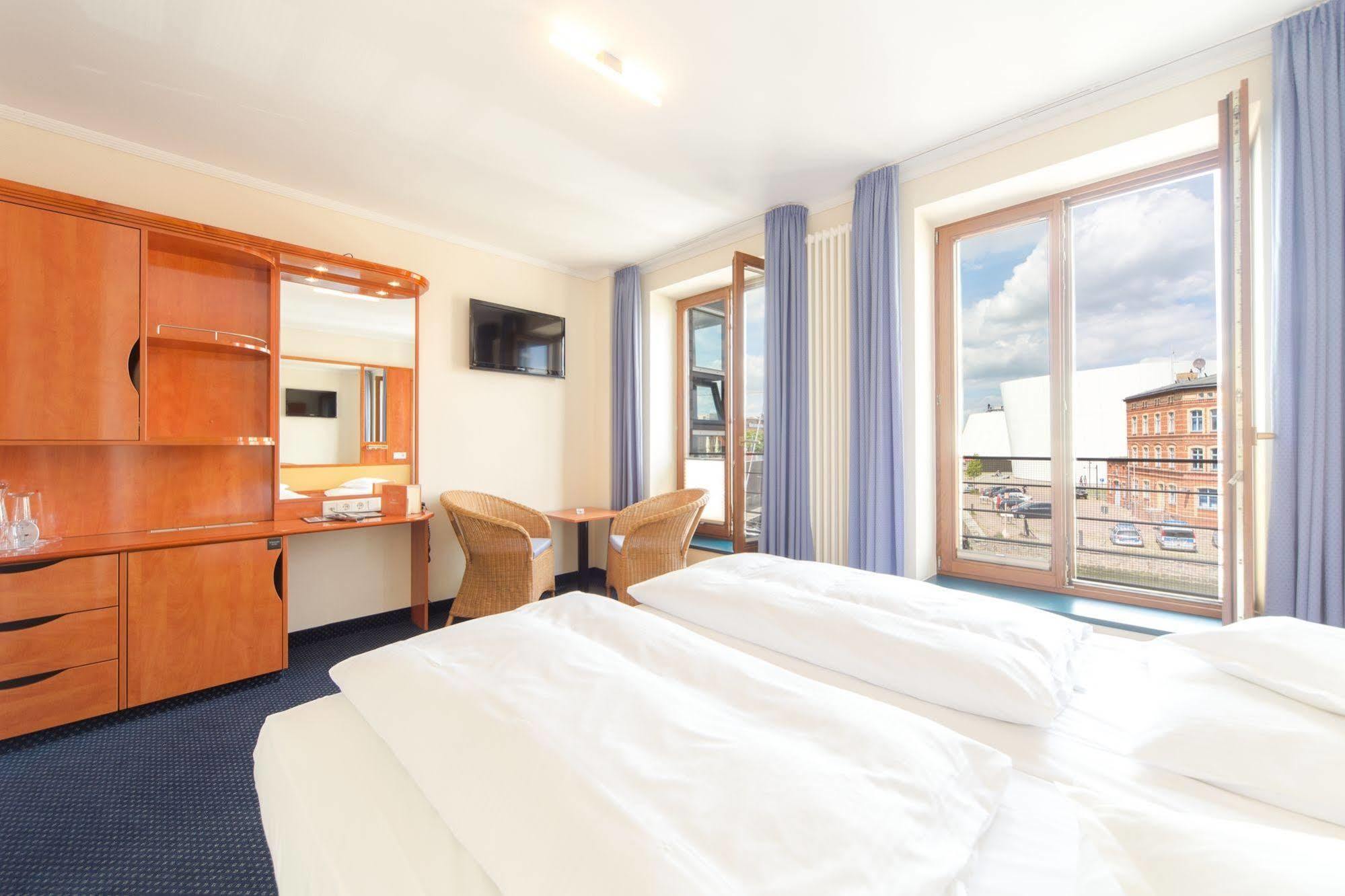 Hotel Kontorhaus Stralsund Exterior photo