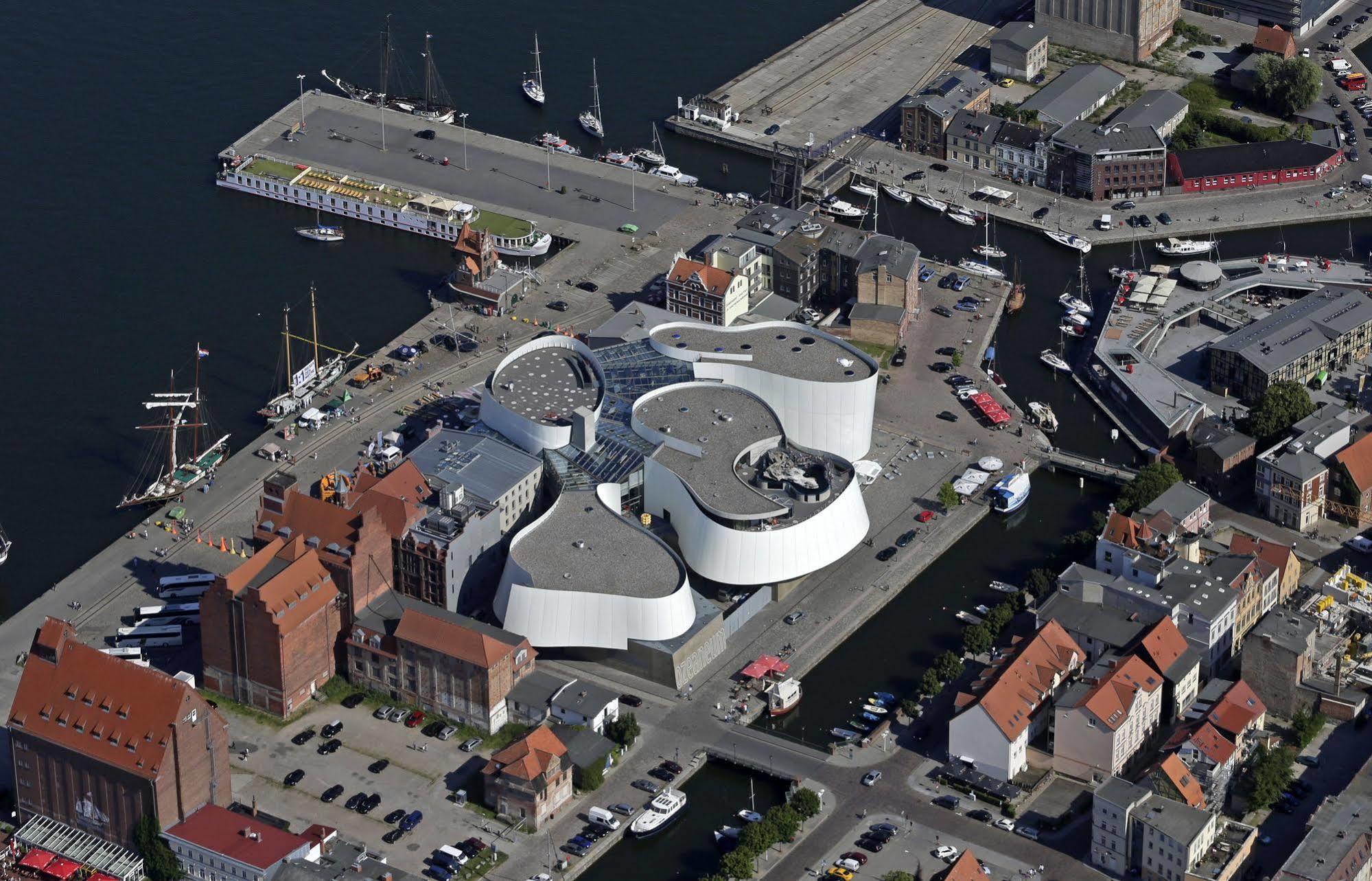 Hotel Kontorhaus Stralsund Exterior photo